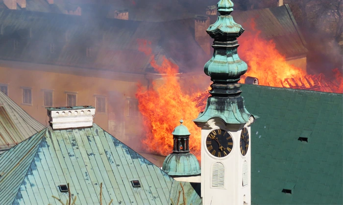 Požiar v historickom centre Banskej Štiavnice
