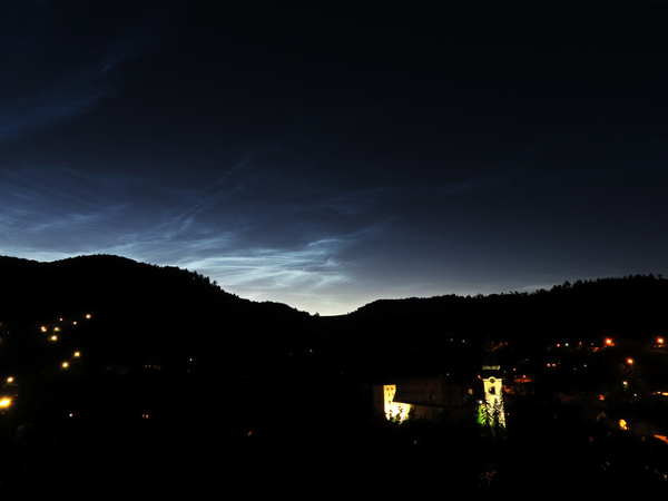 Nočné svietiace oblaky nad Banskou Štiavnicou