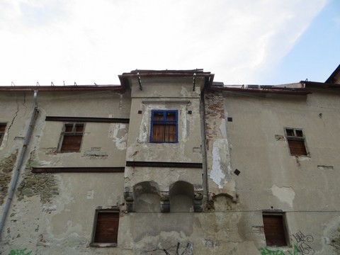 Akademická 8