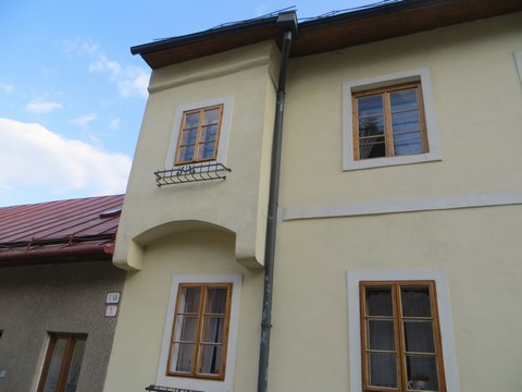 Arkier na ulici A. Pécha