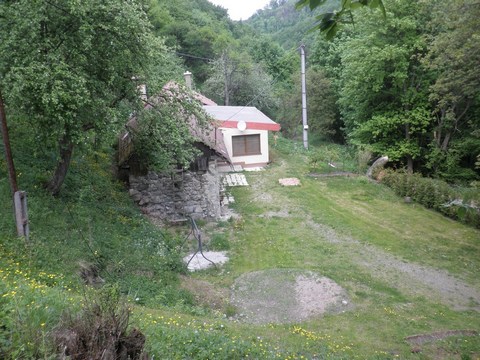 Budova pod tajchom - bývala stupa