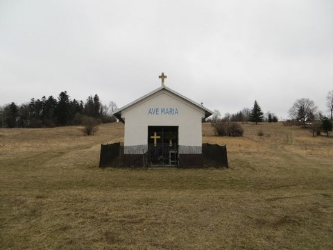 Kaplnka starých baníkov s nápisom Ave Maria