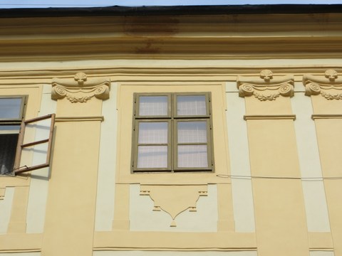 Detail okna domu č. 5