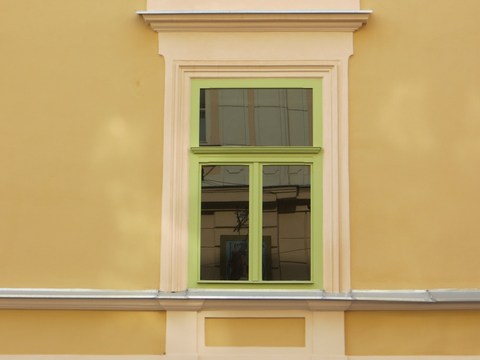Detail okna domu č. 9