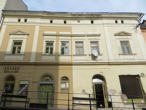Fasáda domu č. 10