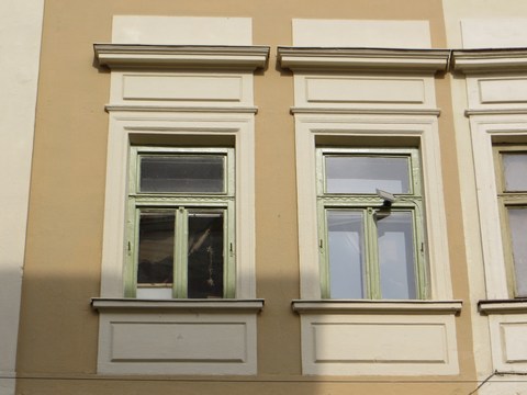 Detail okna domu č. 10