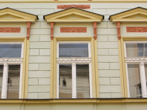 Detail okna domu č. 11