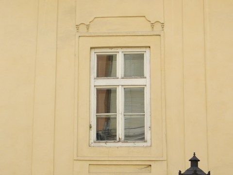 Detail okna domu č. 13